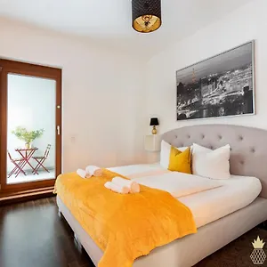 https://new-pineapple-apartments-palais-am-neumarkt.dresdenhotels.net